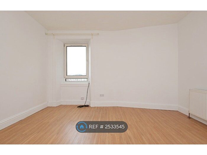 2 Bedroom Flat To Rent In Broughton Road, Edinburgh, EH7