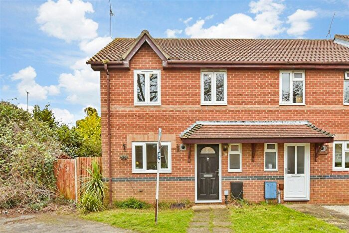 3 Bedroom End Terrace House For Sale In Ten Acre Way, Rainham, Gillingham, Kent, ME8