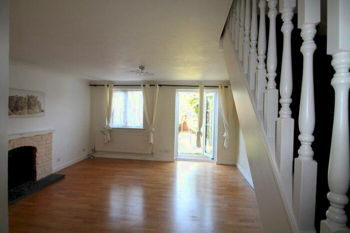 3 Bedroom End Of Terrace House To Rent In Fleming Way, London, SE28
