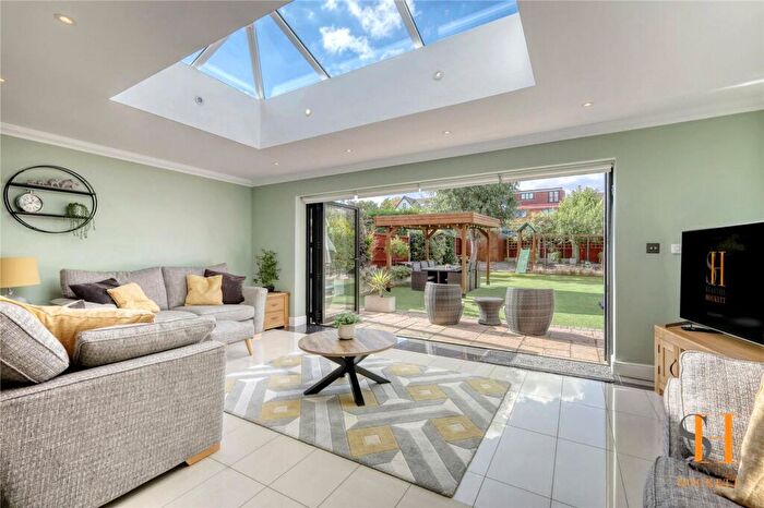 4 Bedroom Detached House For Sale In Shelley Avenue, Langdon Hills, SS16