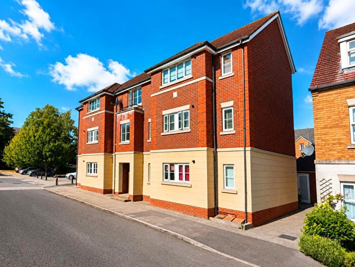 2 Bedroom Flat For Sale In Brigadier Gardens, Ashford, TN23