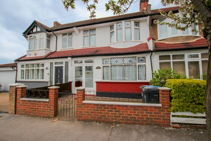 3 Bedroom Terraced House To Rent In Lynwood Gardens, Croydon, CR0