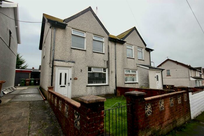 3 Bedroom Semi-Detached House To Rent In Pencoed Avenue, Cefn Fforest, Blackwood, NP12