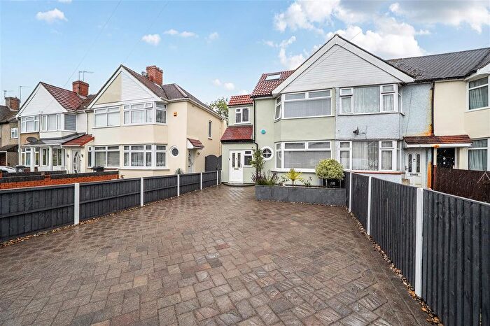 4 Bedroom End Terrace House For Sale In Uxbridge Road, Feltham, TW13