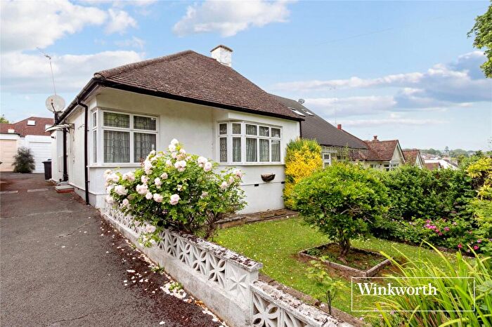 2 Bedroom Bungalow For Sale In Potters Lane, New Barnet, EN5