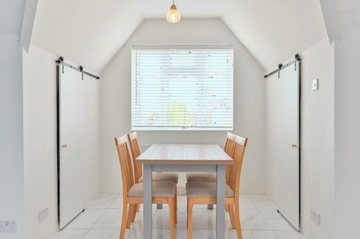 2 Bedroom Flat To Rent In London Road, Morden, SM4