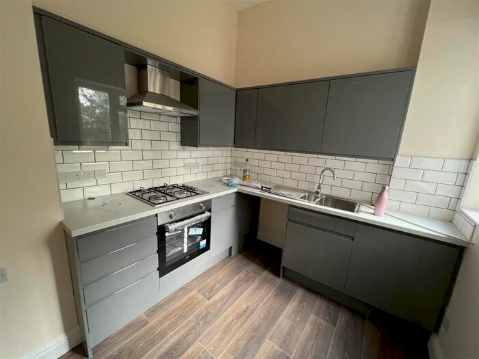 2 Bedroom Flat To Rent In Hotwell Road, Hotwells, Bristol, BS8