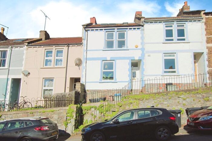 3 Bedroom Terraced House To Rent In St Werburghs Park- St Werburghs, BS2