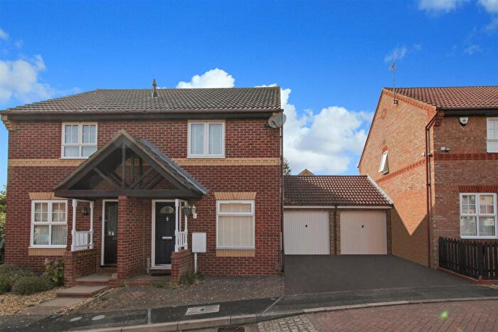 2 Bedroom Semi-Detached House To Rent In , Lupin Close, Kettering, NN16