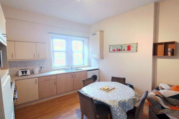 2 Bedroom Flat To Rent In High Street, Ayr, KA7