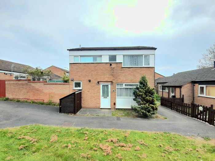 3 Bedroom Detached House To Rent In Eaglestone. Milton Keynes, MK6