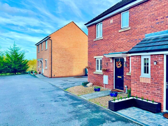 3 Bedroom Semi Detached House For Sale In St. Dunstans Close