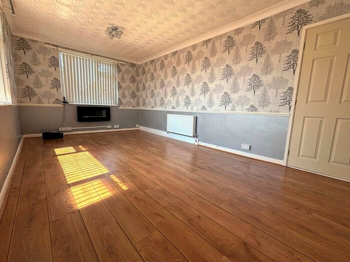 2 Bedroom Flat To Rent In Fareham Road, Gosport, Hampshire, PO13