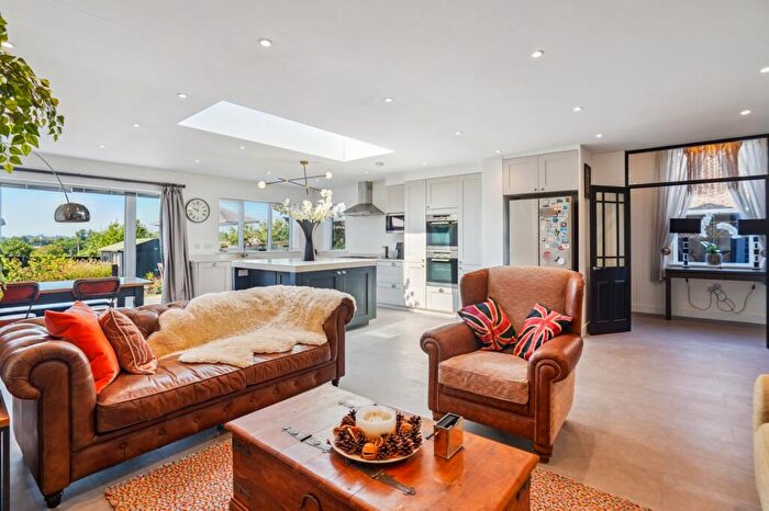 3 Bedroom Semi-Detached House For Sale In Lower Ridge, Bourne End, SL8