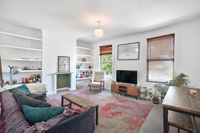 2 Bedroom Flat For Sale In Asylum Road, Peckham, London, SE15