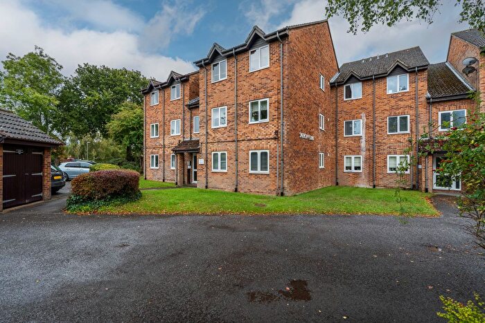 1 Bedroom Flat For Sale In Yarrow Way, Locks Heath, SO31