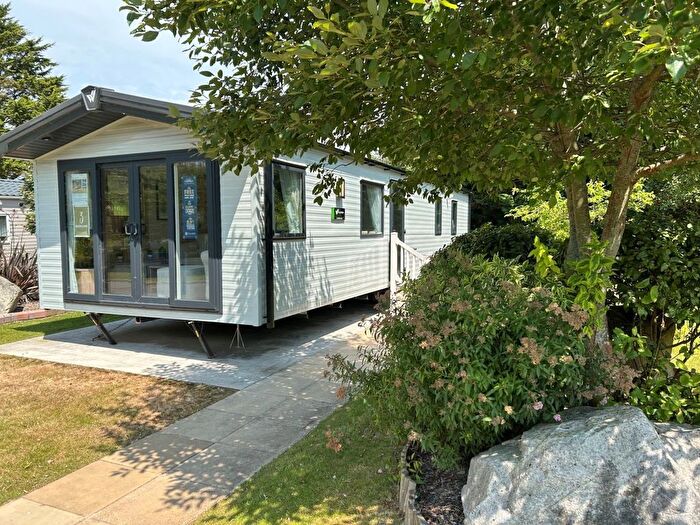 3 Bedroom Park Home For Sale In Halt Road, Goonhavern, Truro, TR4