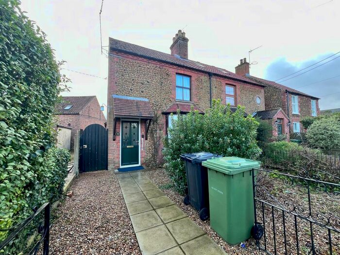 3 Bedroom Semi-Detached House To Rent In Post Office Road, Dersingham, King's Lynn, PE31