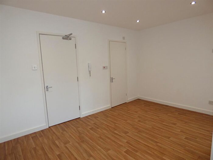 1 Bedroom Flat To Rent In Market Place, Long Eaton, NG10