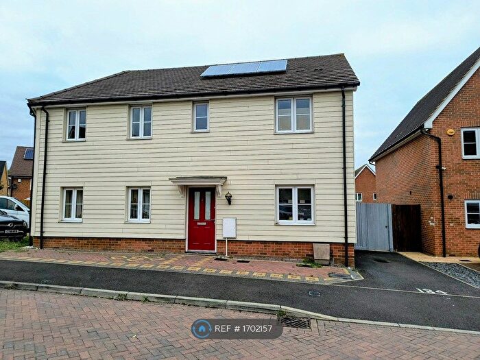 3 Bedroom Semi-Detached House To Rent In Oldmead Close, Harold Hill, Romford, RM3