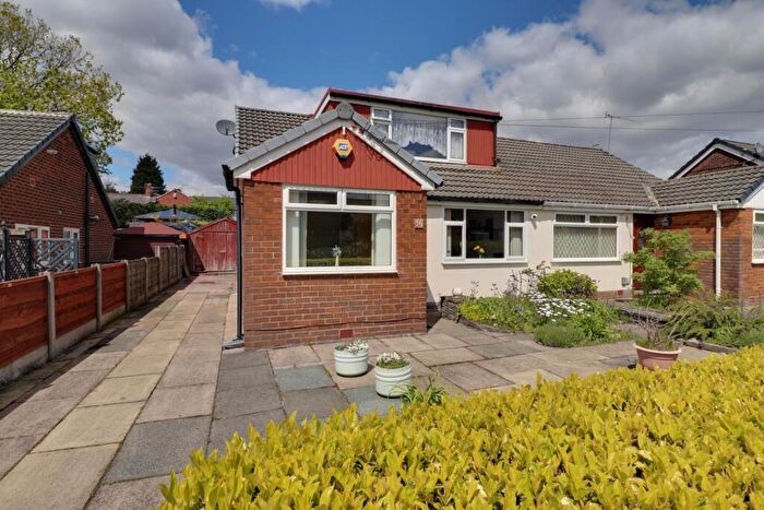 3 Bedroom Bungalow For Sale In Linley Drive, Oldham, Lancashire, OL4