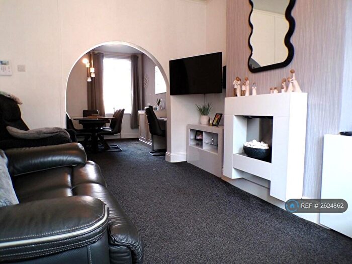 2 Bedroom Semi-Detached House To Rent In Lancaster Avenue, Failsworth, Manchester, M35