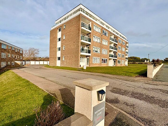 2 Bedroom Flat For Sale In Cooden Drive, Bexhill-On-Sea, TN39