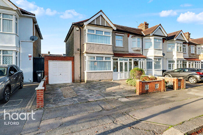 3 Bedroom End Of Terrace House For Sale In Fairholme Road, Ilford, IG1