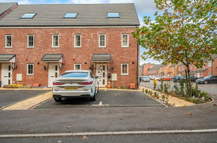 3 Bedroom End Of Terrace House For Sale In Fauna Field, Dunstable, Bedfordshire, LU5