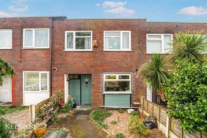 3 Bedroom Town House For Sale In Claremont Road, Salford, M6