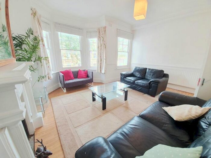 4 Bedroom Flat To Rent In Glenelg Road, London, SW2