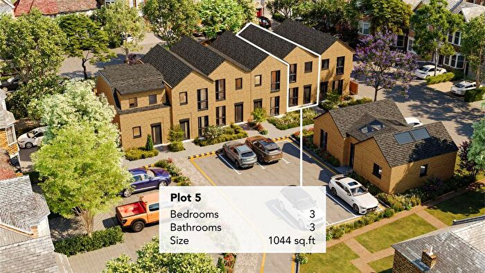 3 Bedroom Terraced House For Sale In North Drive, Hounslow, TW3