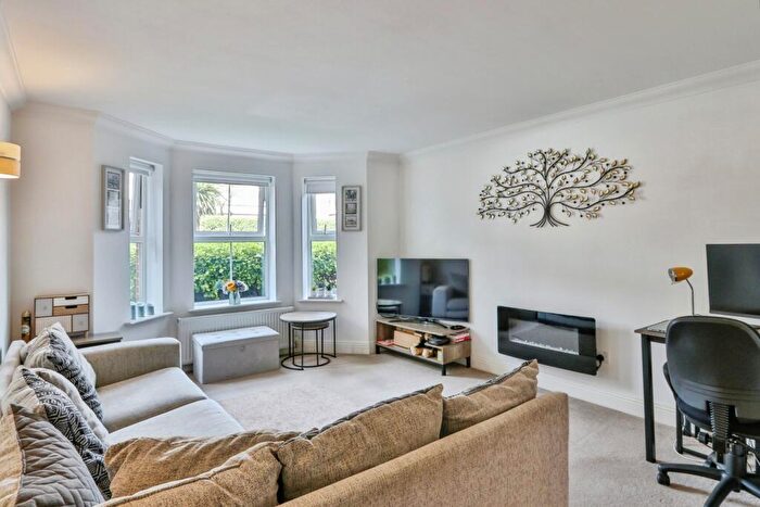 1 Bedroom Flat For Sale In Capstone Road, Bournemouth, Dorset, BH8
