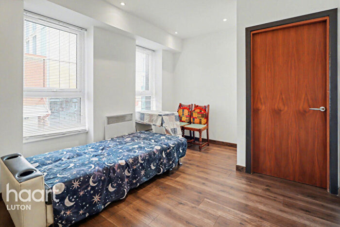 1 Bedroom Flat For Sale In Park Street, Luton, LU1