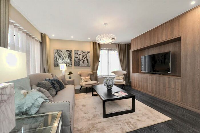 2 Bedroom Apartment To Rent In St. Johns Wood Park, London, NW8