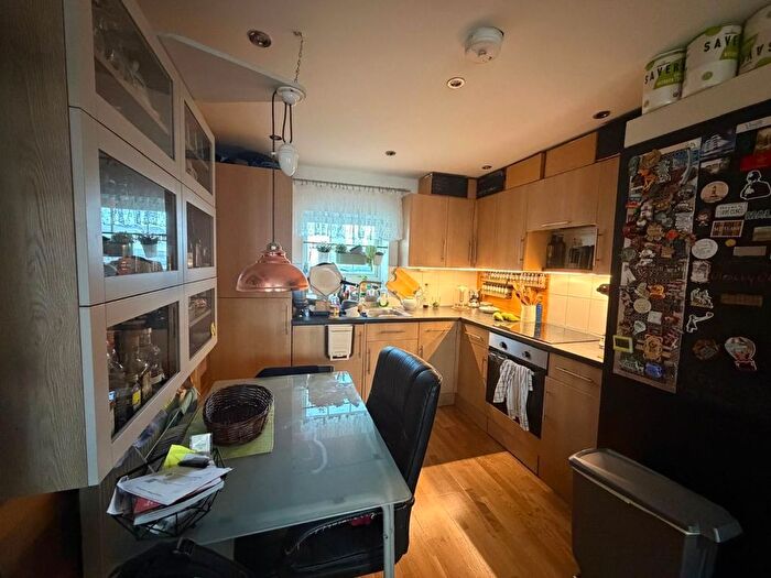 1 Bedroom Flat To Rent In Walworth Road, London, SE17