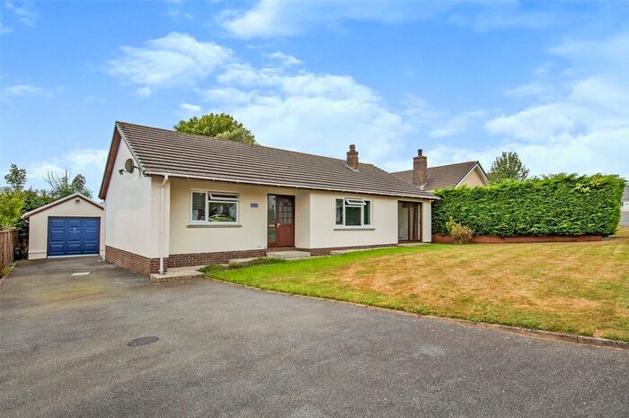 3 Bedroom Bungalow For Sale In Bryngwyn, Newcastle Emlyn, Ceredigion, SA38