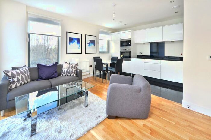 2 Bedroom Flat To Rent In Hythe House, Finsbury Park, N4