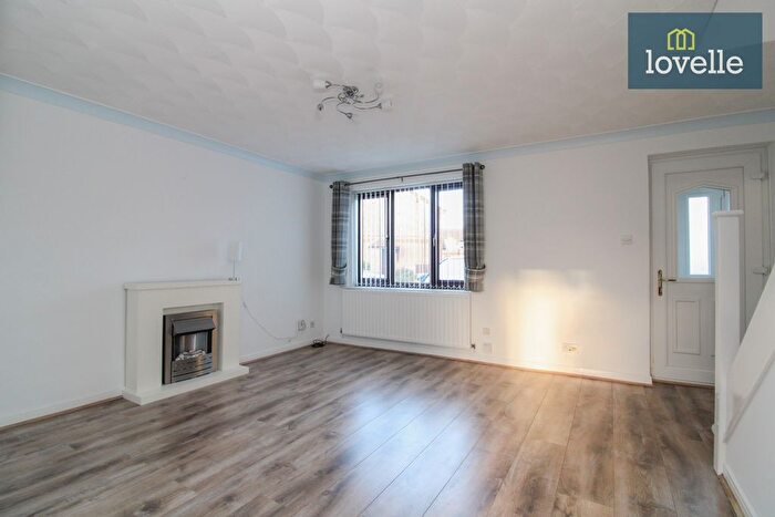 3 Bedroom Terraced House For Sale In Haven Gardens, Grimsby, DN31