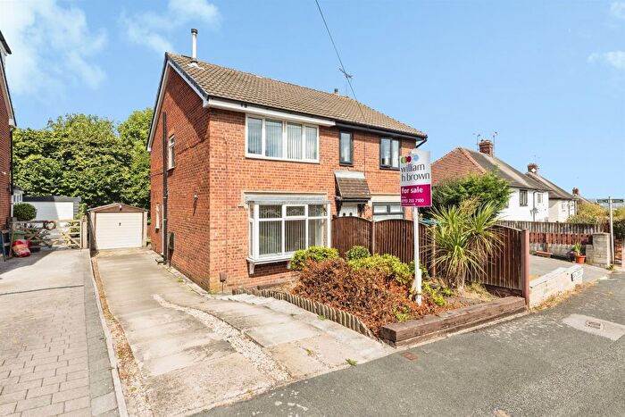 3 Bedroom Semi-Detached House For Sale In Daffil Grove, Morley, Leeds, LS27