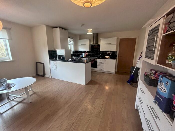 2 Bedroom Flat To Rent In Cheshire Close, Newton-Le-Willows, WA12