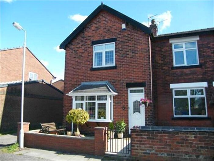 3 Bedroom End Of Terrace House To Rent In Denton Road, Bolton, BL2