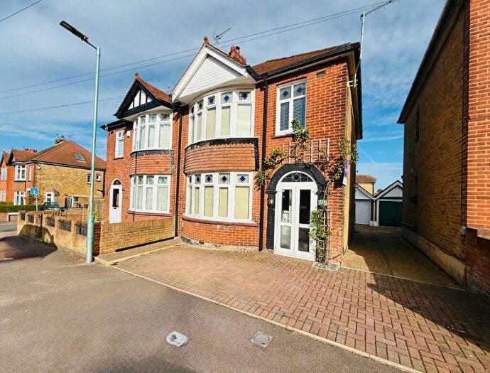 3 Bedroom Semi Detached House For Sale In Cleave Road, Upper Gillingham, ME7
