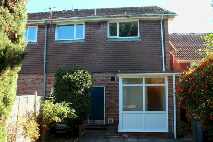 2 Bedroom Maisonette To Rent In Springvale Road, Kings Worthy, Winchester, SO23