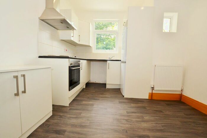 1 Bedroom Flat To Rent In Twickenham Road, Isleworth TW7