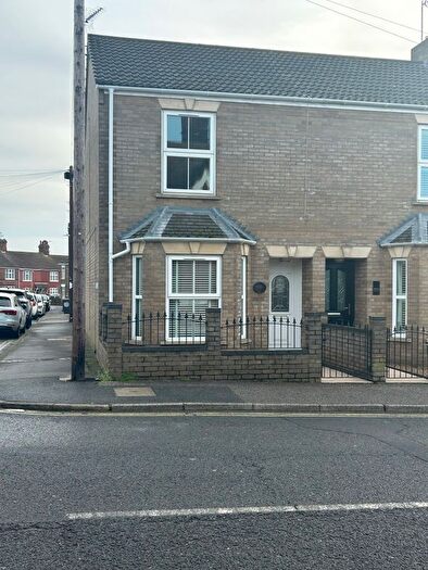 3 Bedroom End Terrace House To Rent In London Road South, Pakefield, NR33
