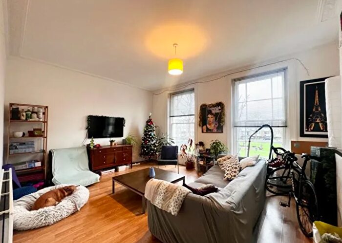 2 Bedroom Flat To Rent In Lorrimore Square, London, SE17