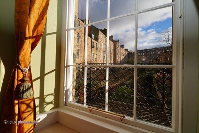 2 Bedroom Flat To Rent In Drummond Place, New Town, Edinburgh, EH3