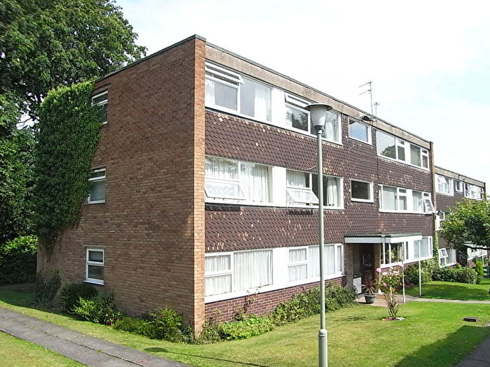 2 Bedroom Flat To Rent In Green Gables, Lichfield Road, Sutton Coldfield., B74