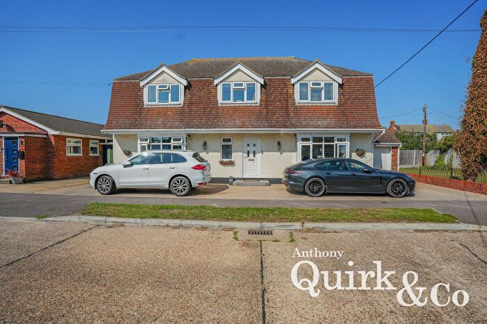 4 Bedroom Detached House For Sale In Handel Road, Canvey Island, SS8